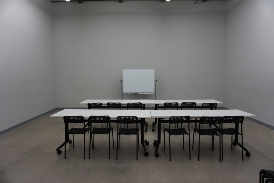 More Photos Of 6403-6443 Cecilia Cir, Edina Light Distribution For Lease