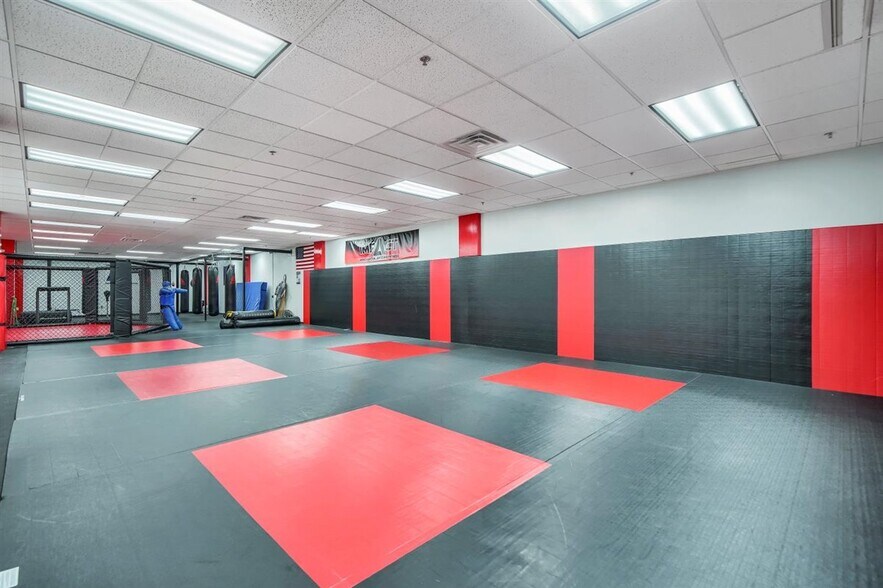 More Photos Of 15 Matthews St, Goshen Office For Sale