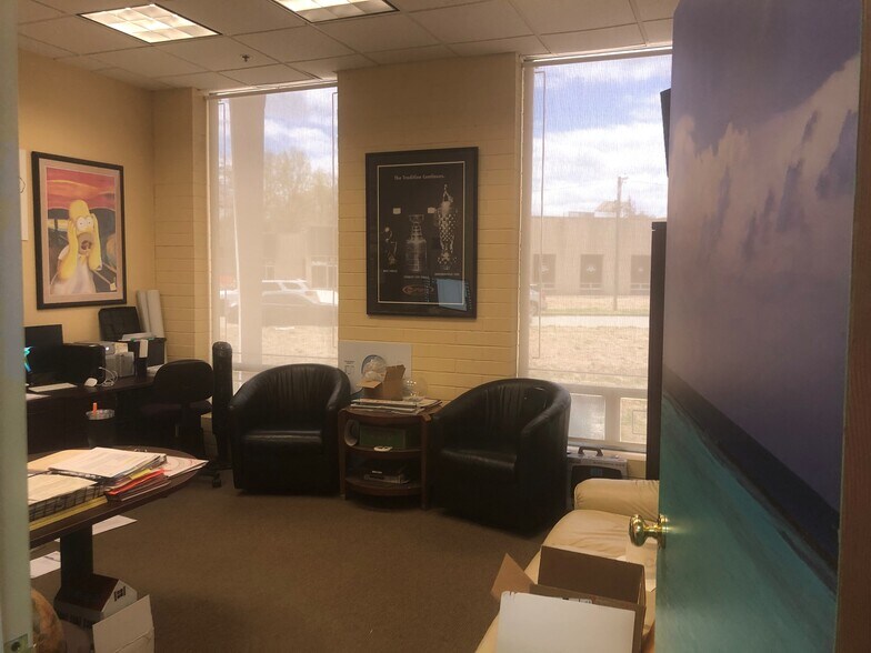 More Photos Of 7 Kingsbridge Rd, Fairfield Office For Lease