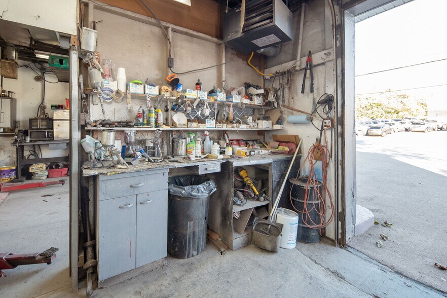 More Photos Of 1907 Van Vranken Ave, Schenectady Auto Repair For Sale