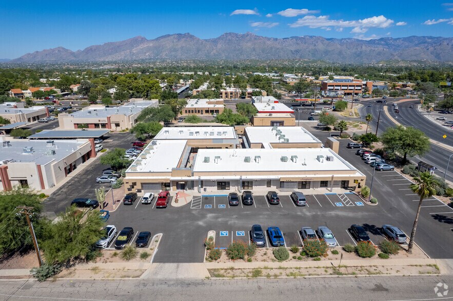 More Photos Of 1605 N Wilmot Rd, Tucson Unknown For Lease