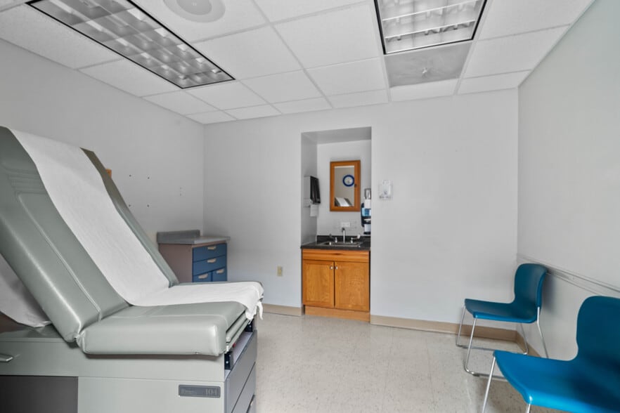 More Photos Of 94 Hospital St, Ridgway Specialty For Sale