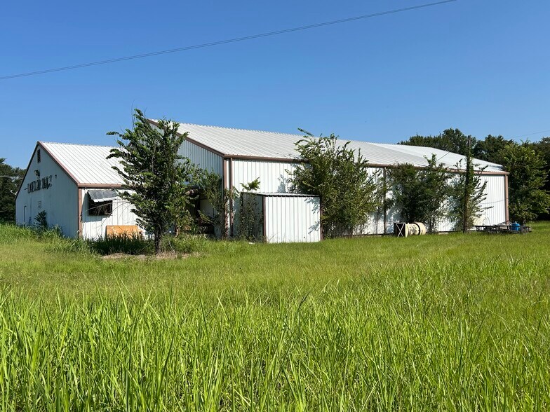 More Photos Of 10411 S US Highway 79, Palestine Warehouse For Sale