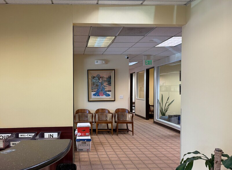 More Photos Of 1435-1475 Huntington Ave, South San Francisco Showroom For Sale