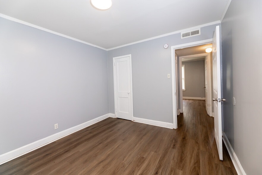 More Photos Of 1393 Lapaloma Cir, Memphis Apartments For Sale