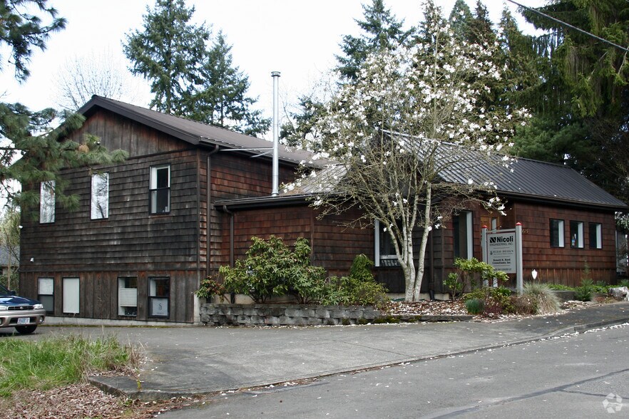 More Photos Of 9025 SW Center St, Tigard Office For Sale