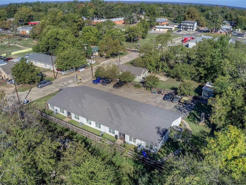 More Photos Of 214 Locust St, Sulphur Springs Apartments For Sale