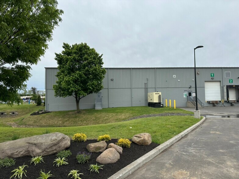 More Photos Of 250 Canal Rd, Fairless Hills Warehouse For Lease