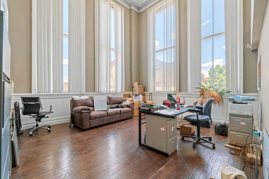 More Photos Of 429 N Eutaw St, Baltimore Office For Sale