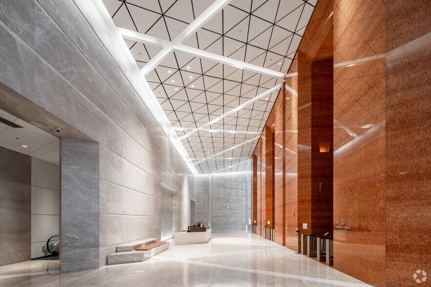 More Photos Of 155 N Wacker Dr, Chicago Office For Lease