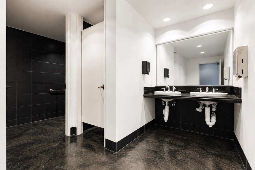 More Photos Of 714 S 4th St, Las Vegas Medical For Sale