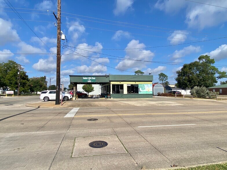 More Photos Of 6199 39th St, Groves Office For Sale