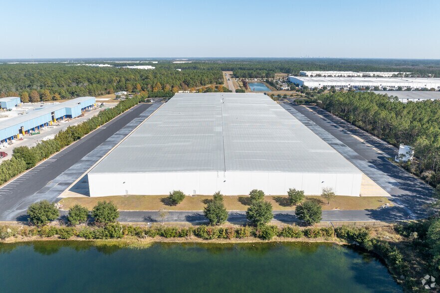 More Photos Of 12400 Presidents Ct, Jacksonville Warehouse For Lease