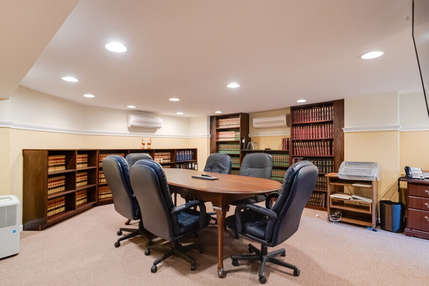 More Photos Of 407 W Pennsylvania Ave, Towson Office For Sale