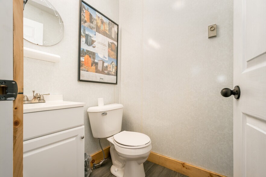 More Photos Of 541 Spruce St, Thomas Flex For Sale