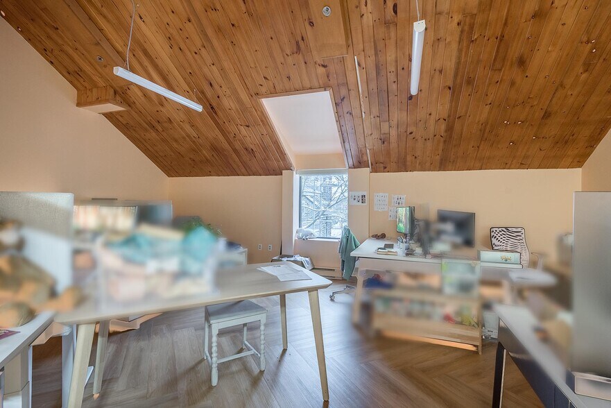 More Photos Of 50 Rue Saint-Charles O, Longueuil Medical For Lease