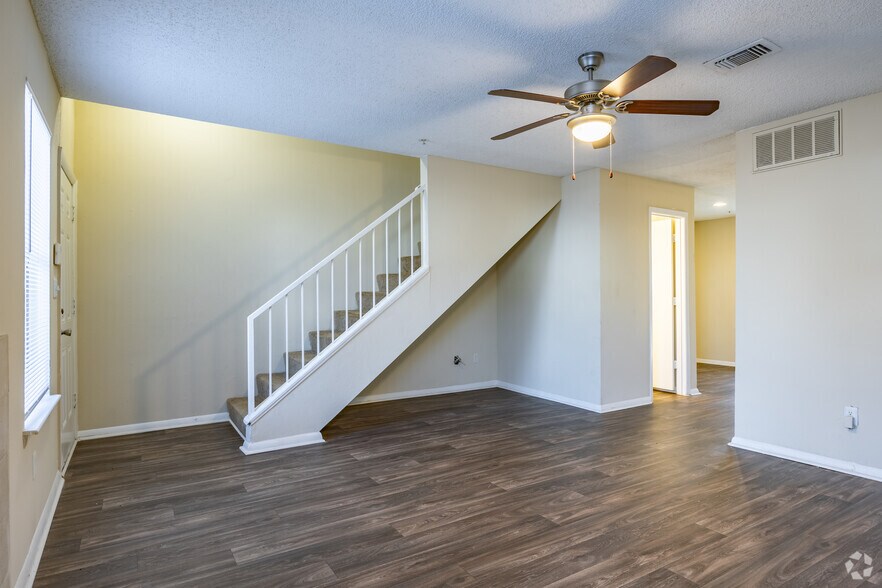 More Photos Of 5816 Covington Hwy, Decatur Apartments For Sale