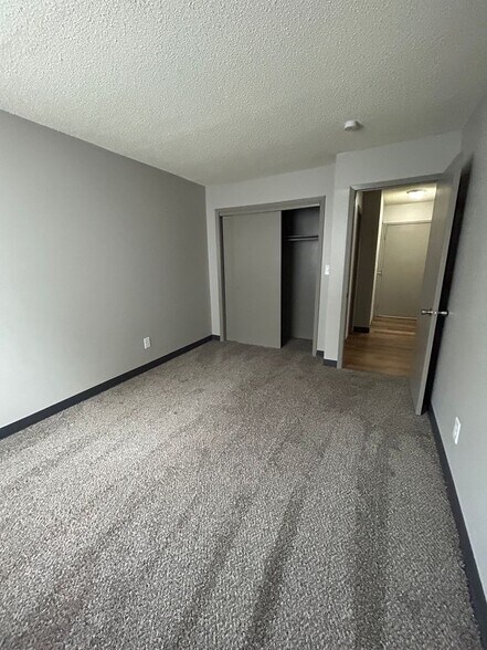 More Photos Of 810 Payton Ave, Des Moines Apartments For Sale