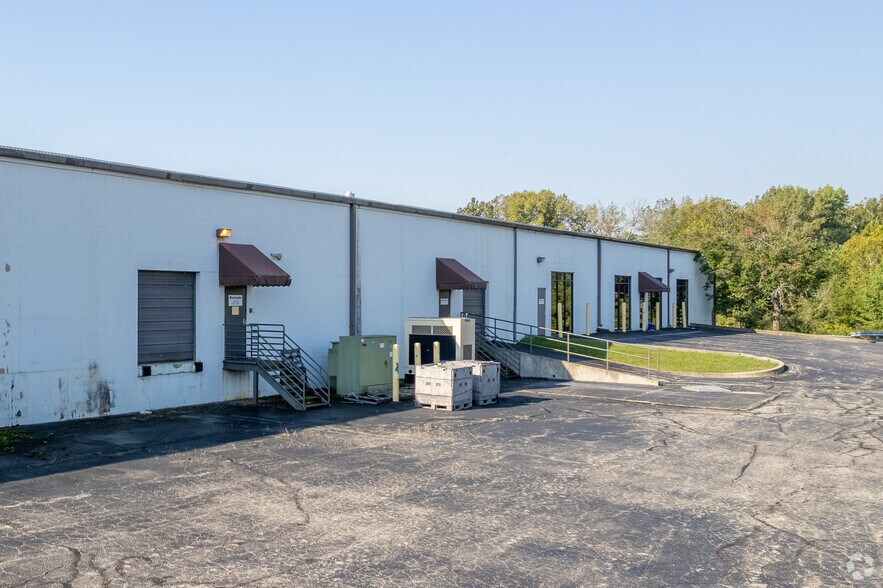 More Photos Of 55 W Techne Center Dr, Milford Flex For Lease