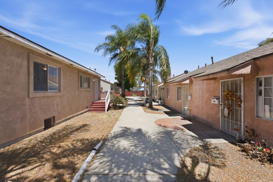 More Photos Of 559-565 61st St, San Diego Apartments For Sale