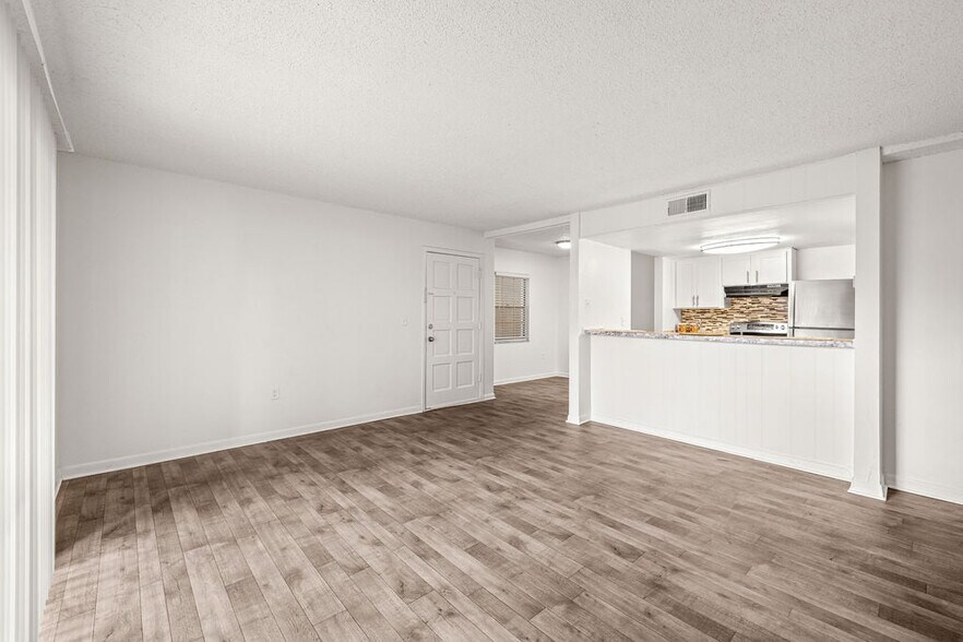 More Photos Of 7315 W Hanna Ave, Tampa Apartments For Sale