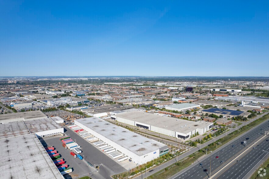 More Photos Of 40 Norelco Dr, Toronto Warehouse For Lease