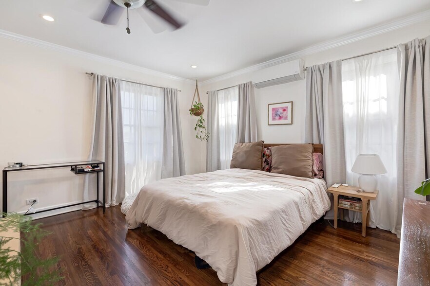 More Photos Of 615 N Plymouth Blvd, Los Angeles Apartments For Sale