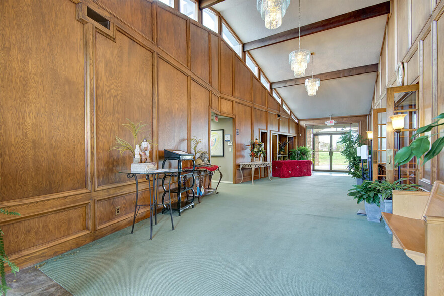 More Photos Of 2833 W Main St, Jenks Religious Facility For Sale