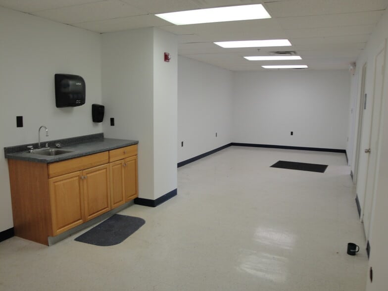 More Photos Of 2554 Needmore Rd, Dayton Warehouse For Sale