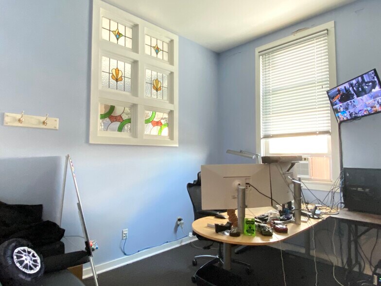 More Photos Of 523 24th St, Galveston Loft Creative Space For Sale