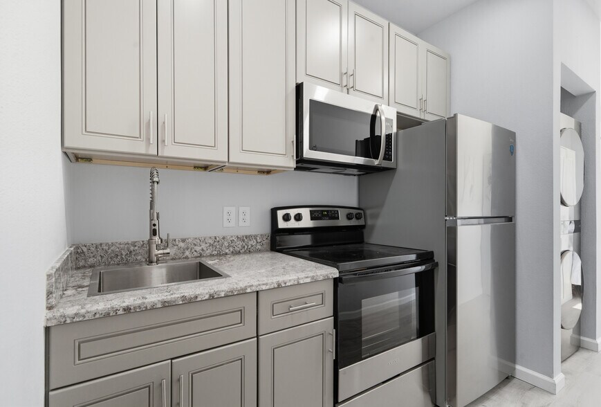 More Photos Of 624 Ball, Galveston Apartments For Sale