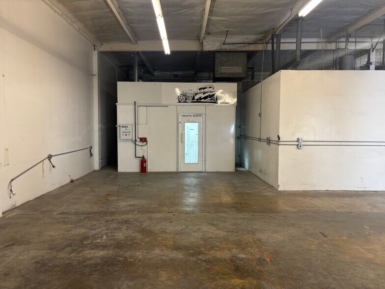 More Photos Of 515-517 W Imperial Hwy, La Habra Warehouse For Lease