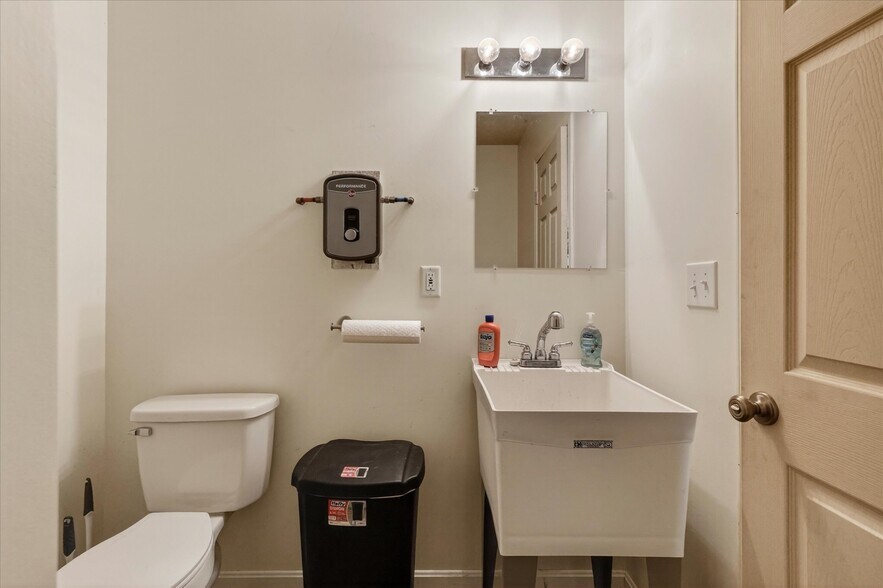 More Photos Of 904 N West St, Hillsboro Land For Sale