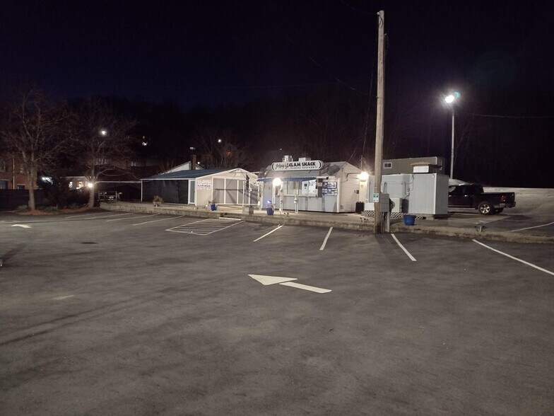 More Photos Of 184 N Main St, Norwich Restaurant For Sale