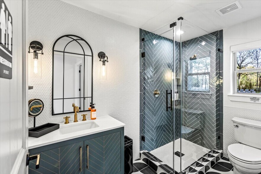 More Photos Of 8811 West Ln, Magnolia Office For Sale