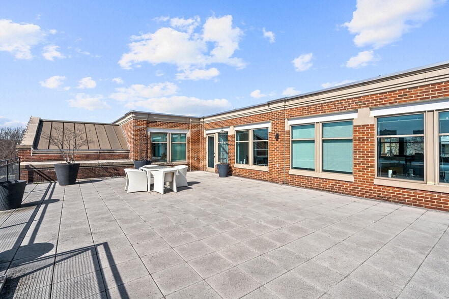 More Photos Of 3307 M St Nw, Washington Office For Lease