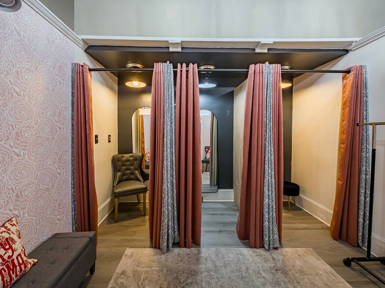 More Photos Of 105-111 W Central, Valdosta Storefront Retail Office For Sale