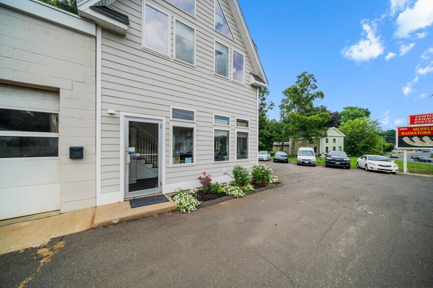 More Photos Of 202 Union St, Vernon Auto Repair For Sale