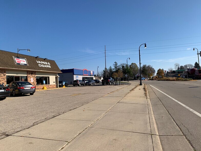 More Photos Of 503-507 W Main St, Waunakee General Retail For Sale