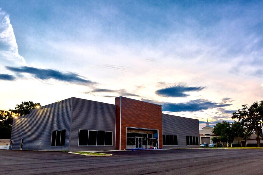 More Photos Of 5901 N W St, Pensacola General Retail For Sale