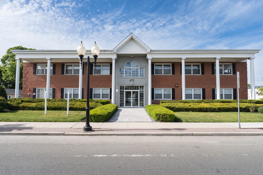 More Photos Of 475 E Main St, Patchogue Medical For Sale