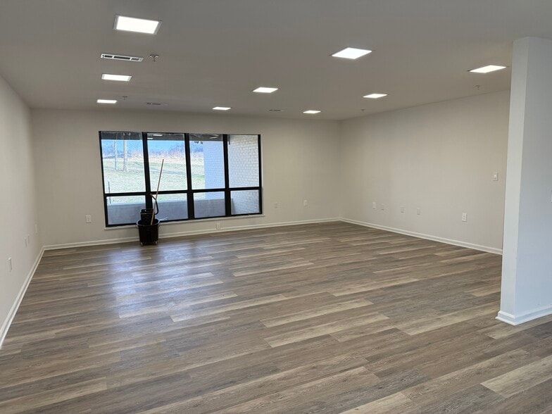 Primary Photo Of 1428 Rock Springs Rd, Columbia Freestanding For Lease