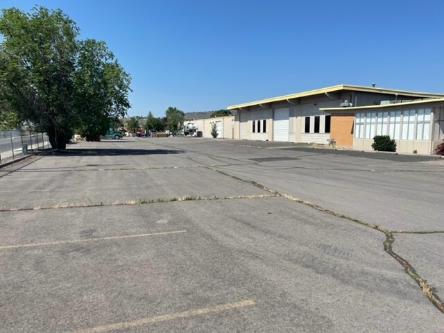 More Photos Of 1120 S Spring St, Klamath Falls Warehouse For Sale