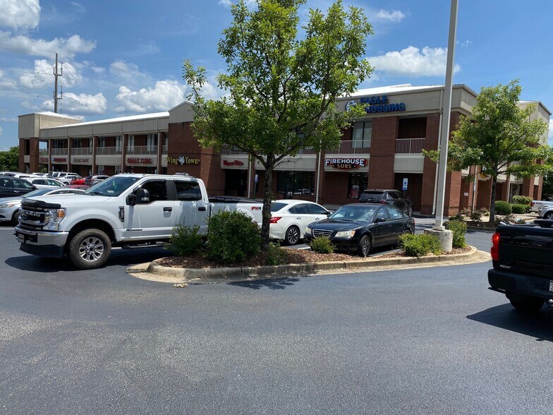 More Photos Of 1907 S College St, Auburn Storefront Retail Office For Lease