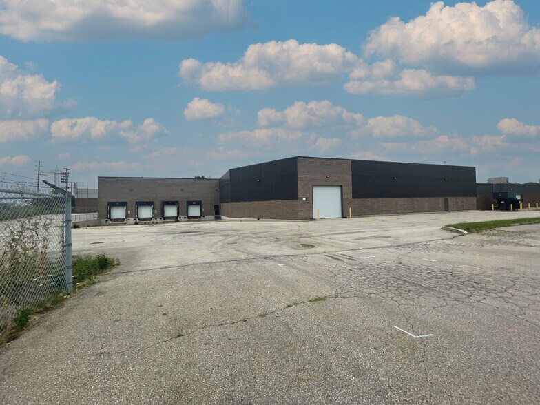More Photos Of 100 Ronson Dr, Toronto Warehouse For Sale
