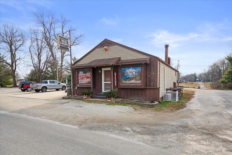 More Photos Of 104 Taylorville Rd, Taylorville Restaurant For Sale