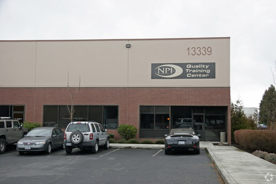 More Photos Of 13339 NE Airport Way, Portland Warehouse For Lease
