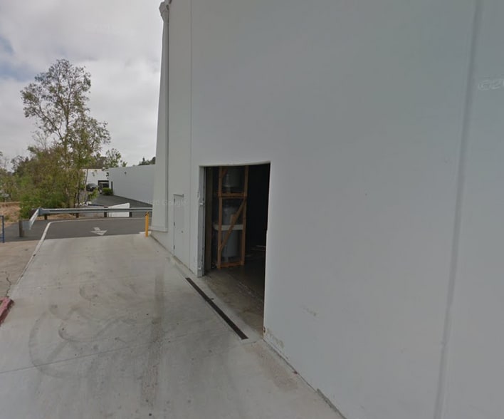 More Photos Of 8960 Carroll Way, San Diego Warehouse For Lease
