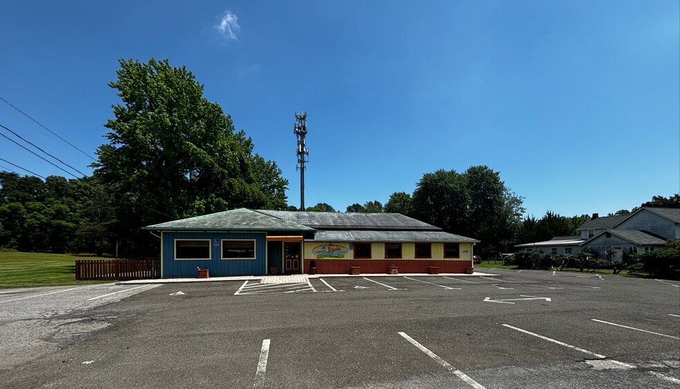 More Photos Of 1246 Mayo Rd, Edgewater Restaurant For Sale