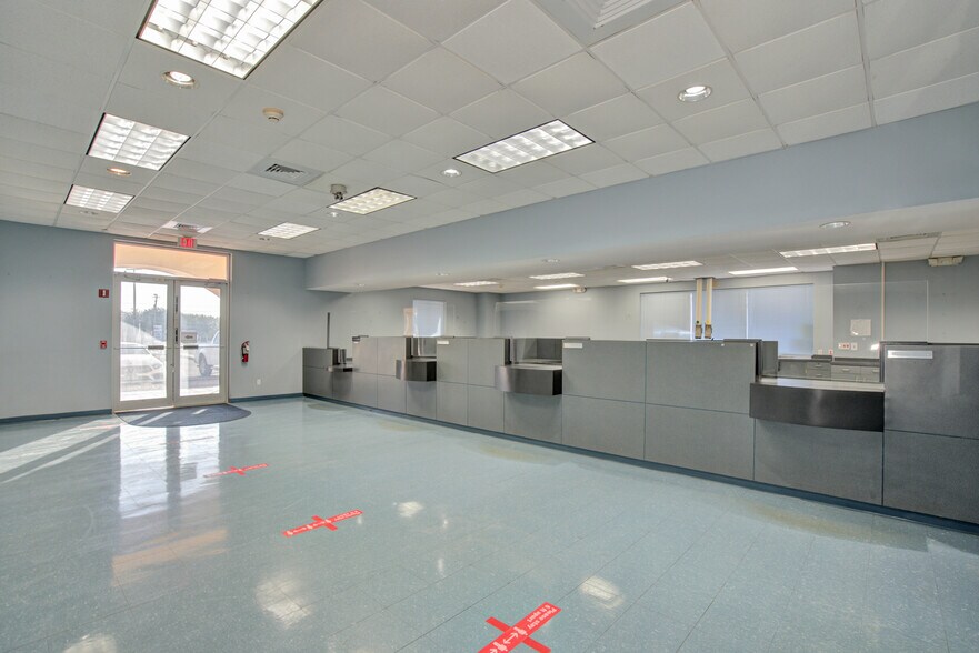 More Photos Of 4210 E Main Ave, Alton Office For Sale